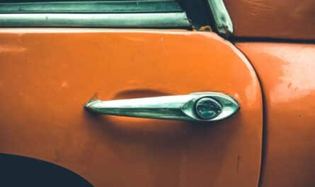 découvrez tout ce qu'il faut savoir sur le coût de la peinture de porte de voiture : tarifs, facteurs influençant le prix et conseils pour une finition parfaite. obtenez une estimation précise et améliorez l'apparence de votre véhicule sans vous ruiner.